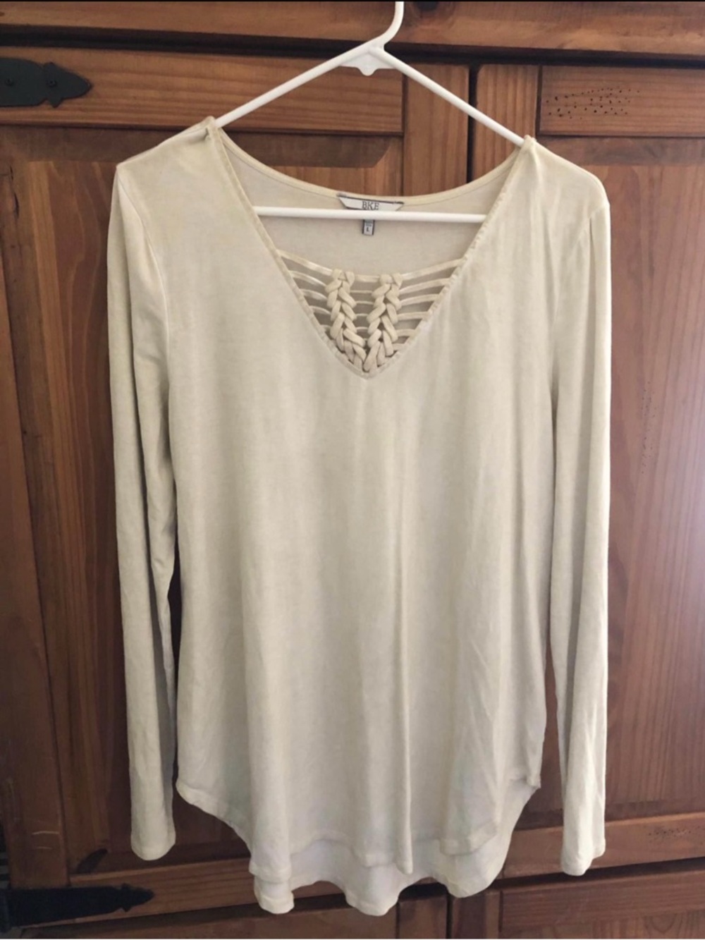 BKE Long Sleeve Top Size L Braided V-Neck